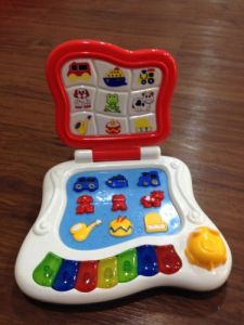 Zabawka muzyczna laptop
